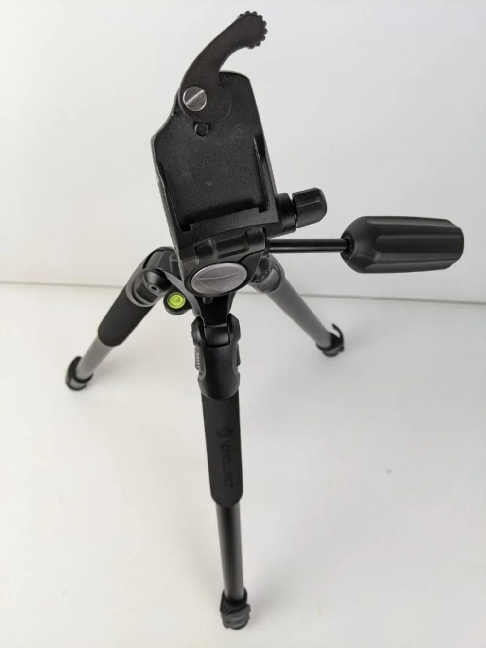 Vanguard Espod Plus 233AP Aluminum Alloy Tripod w/ Carrying Bag